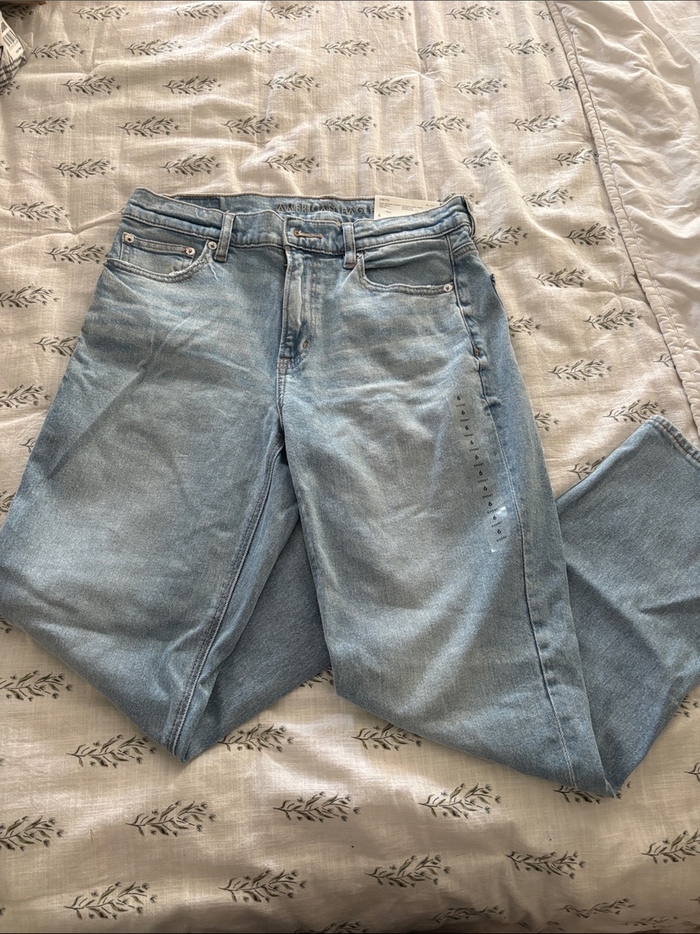 American Eagle Outfitters Light Repair Super High Rise Jeans - 6 Short